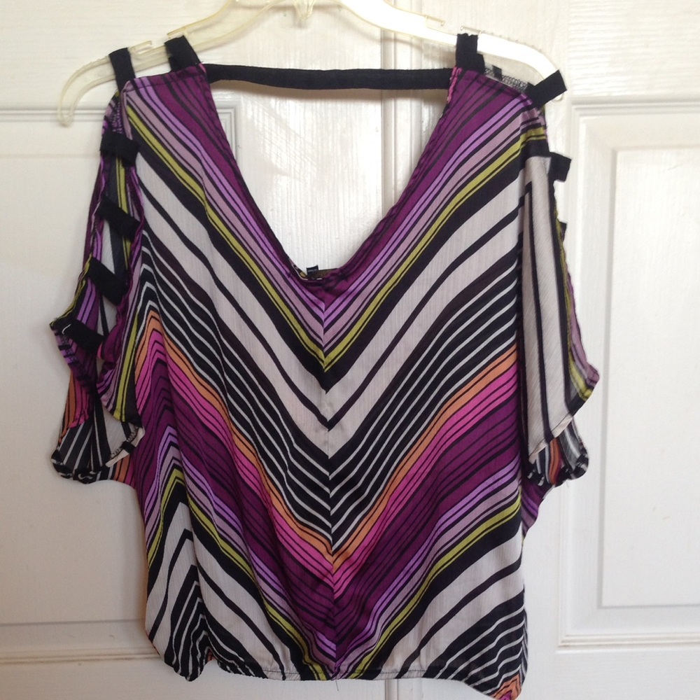 Urban Hearts Diagonal Design Top