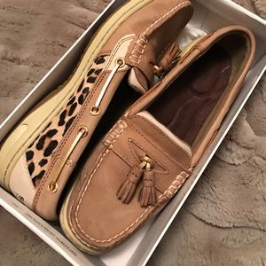 Tan Sperrys