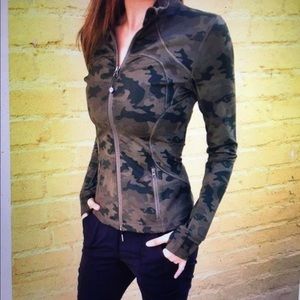Lululemon Camo Savasana Forme Jacket Fatigue Green