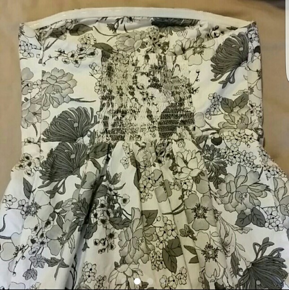 5 for $25 Old Navy Strapless Floral Dress - Picture 2 of 4