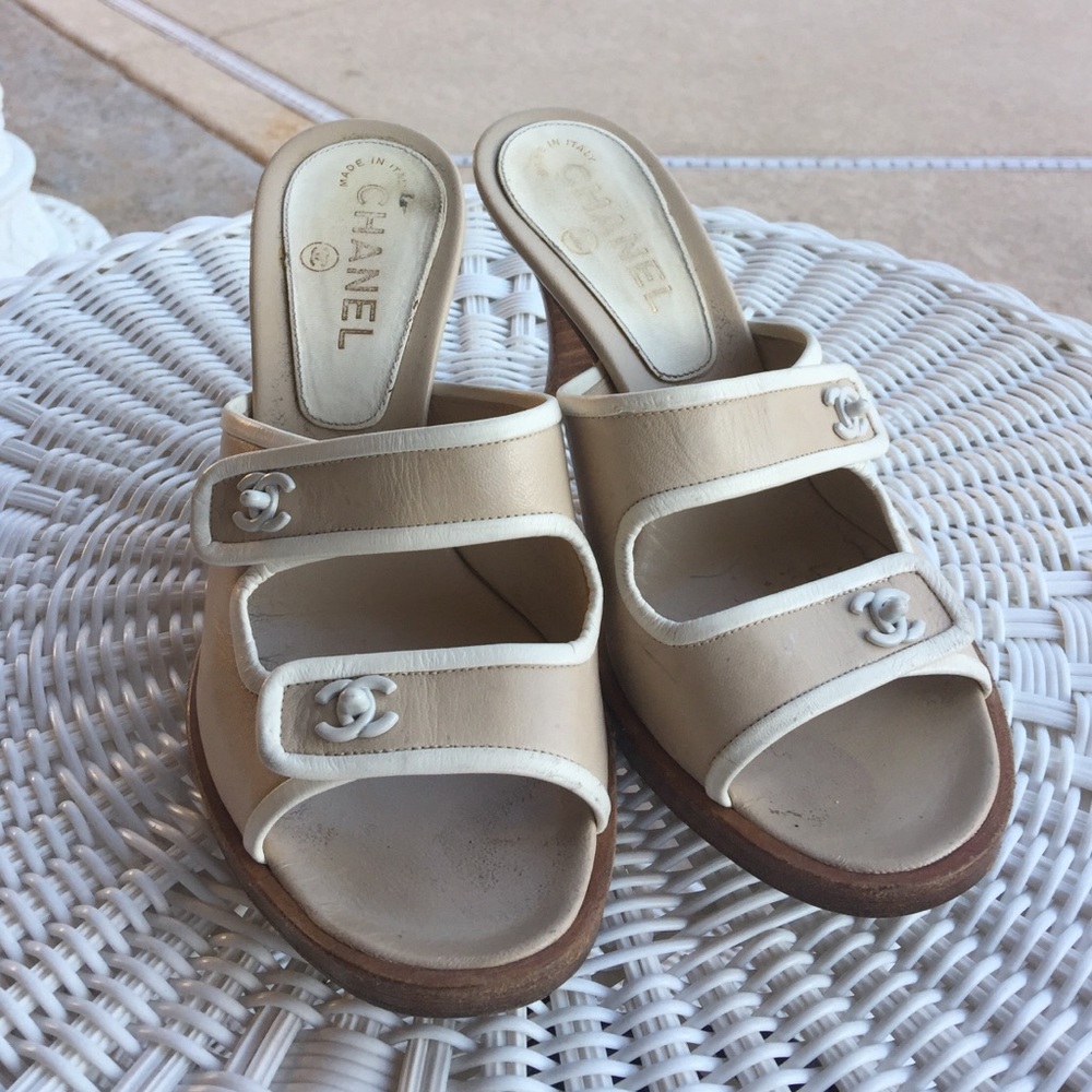 CHANEL Sandals