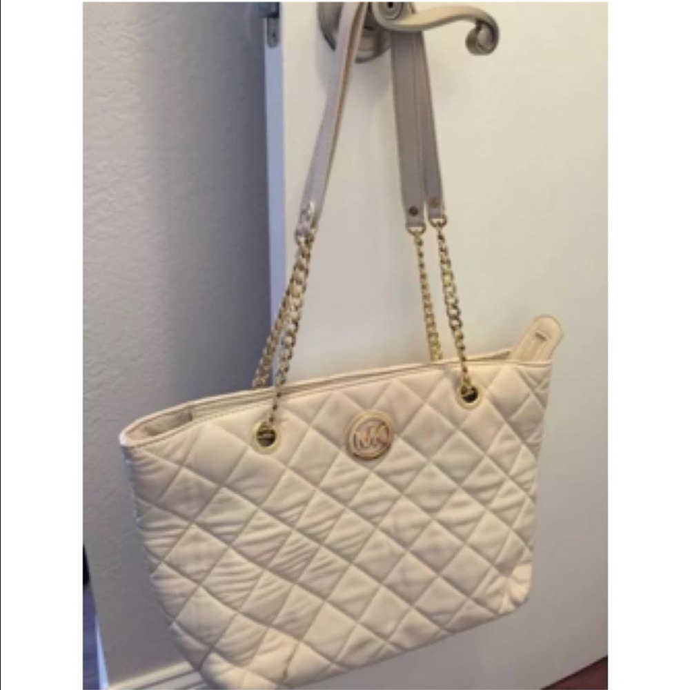 Michael Kors leather purse