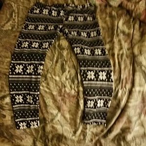 Black and white designed fleece leggings kids XL