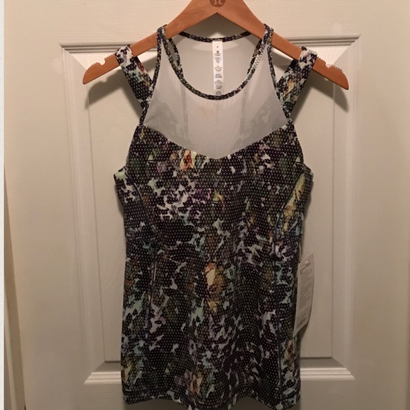 Lululemon Running In The City Tank 6 - Picture 4 of 5