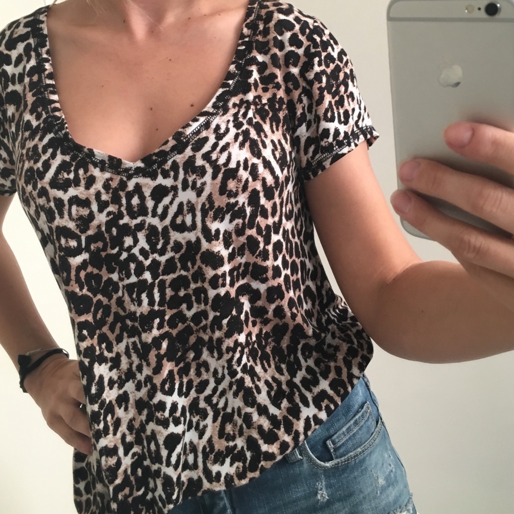 Super soft leopard tee