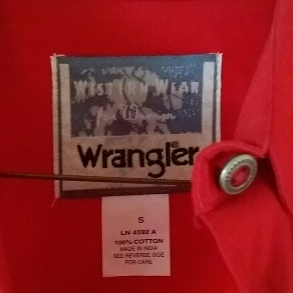Red Wrangler ladies shirt