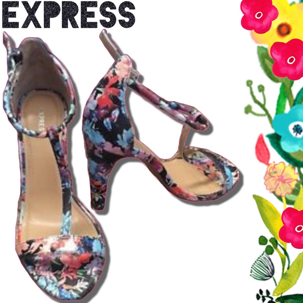 🆕Express T-Strap Floral Print Sandals