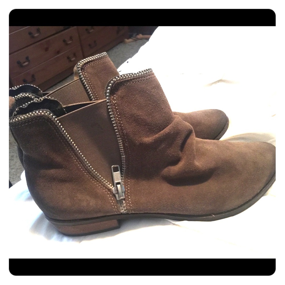 Grey naughty monkey booties. Size 8.5. Brand new.