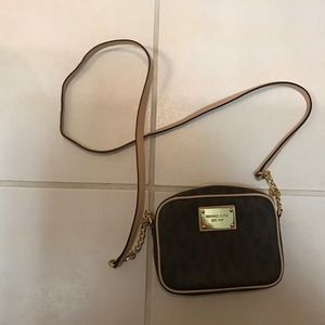 michael kors cross body