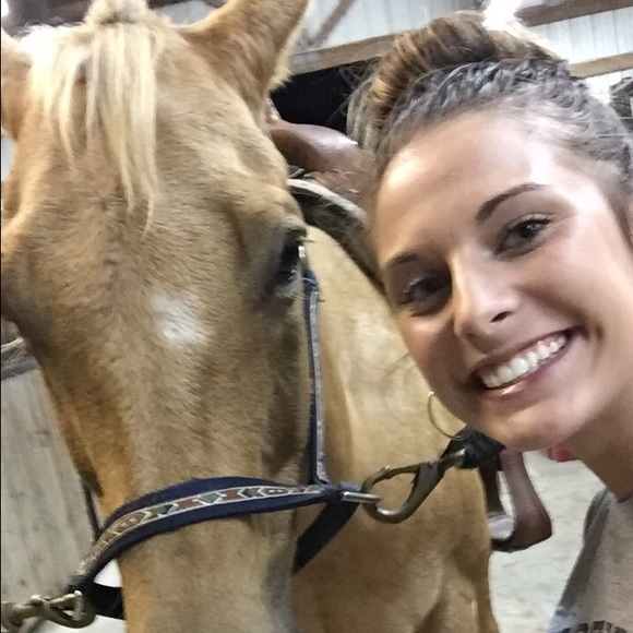 Meet your Posher, Meredith - Picture 1 of 1