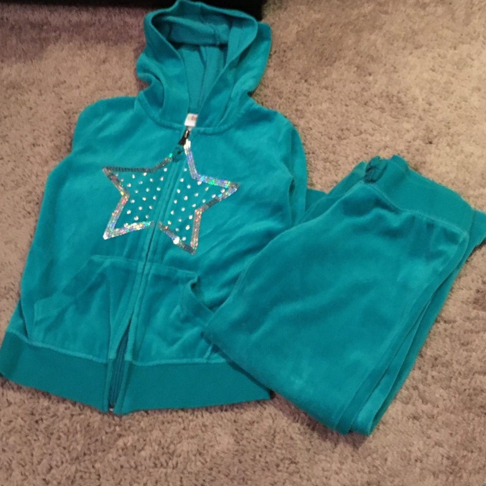 Excellent condition little girl velour set