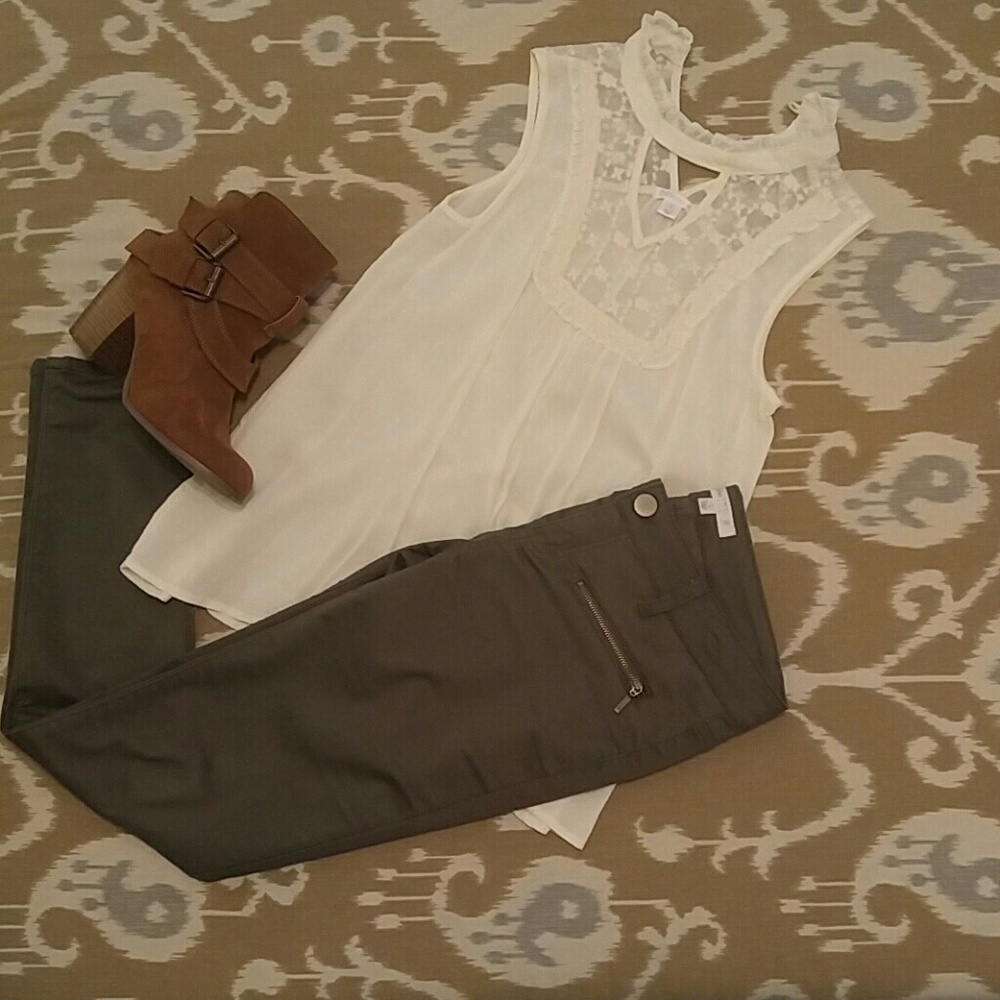 Sleeveless high-neck top