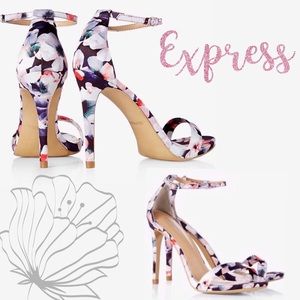🆕Express Floral Print Sandals