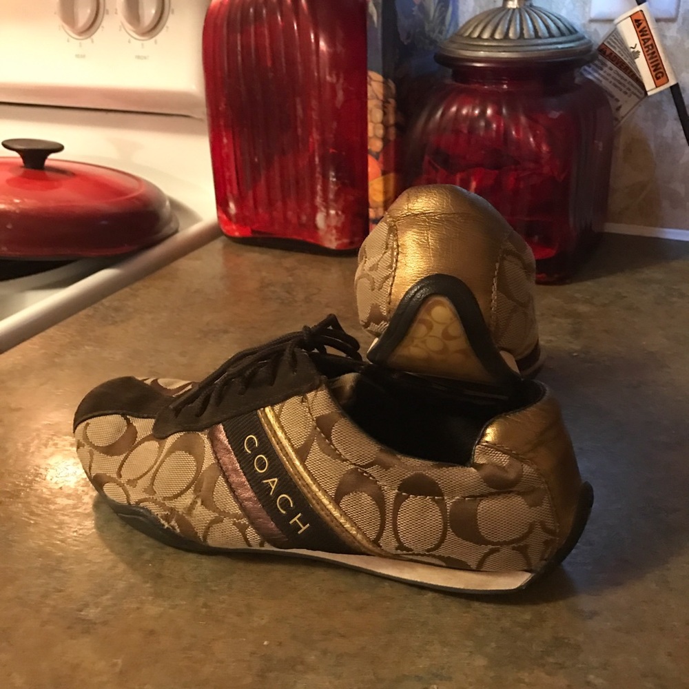 Coach tennis shoes size 7.5