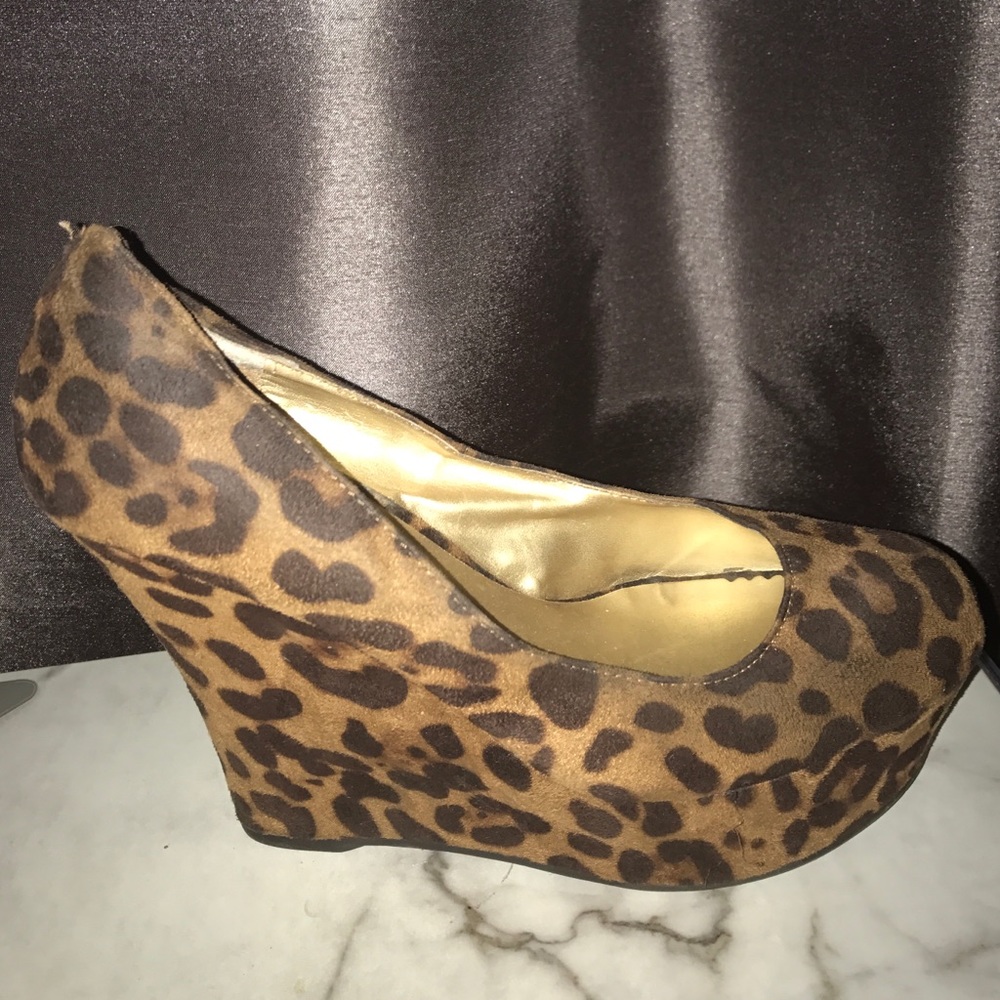 Leopard wedges
