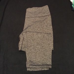 Large VS SPORT Knockout Capri legging