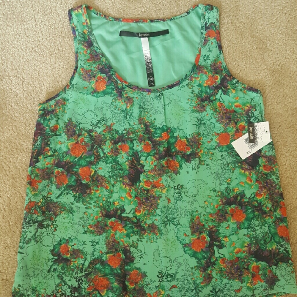 NWT Floral Print Sleeveless Blouse