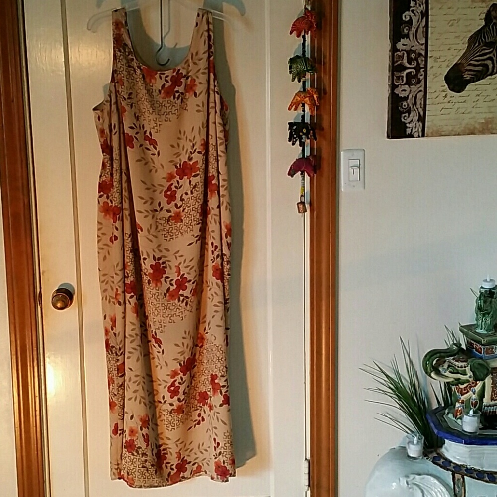 Pretty lined floral dress
