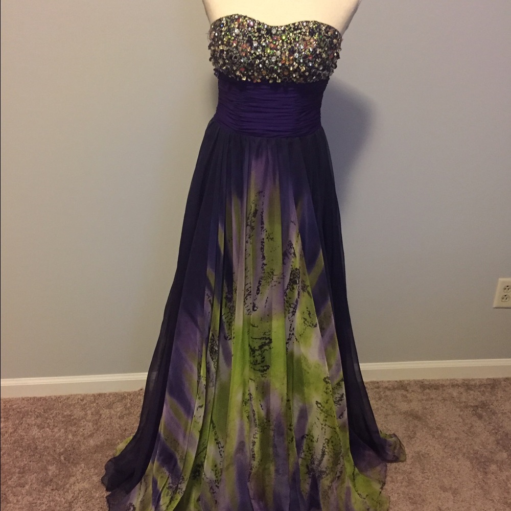 Gorgeous evening dress!!