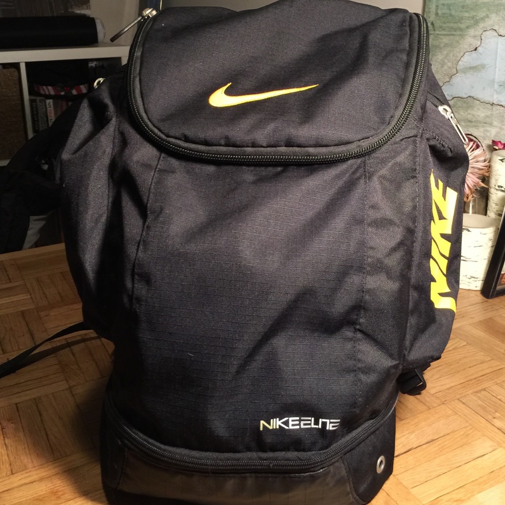 Nike Elite Sports Bag