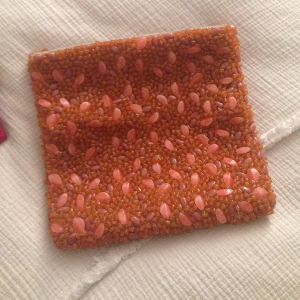Beaded shell clutch - Picture 4 of 4