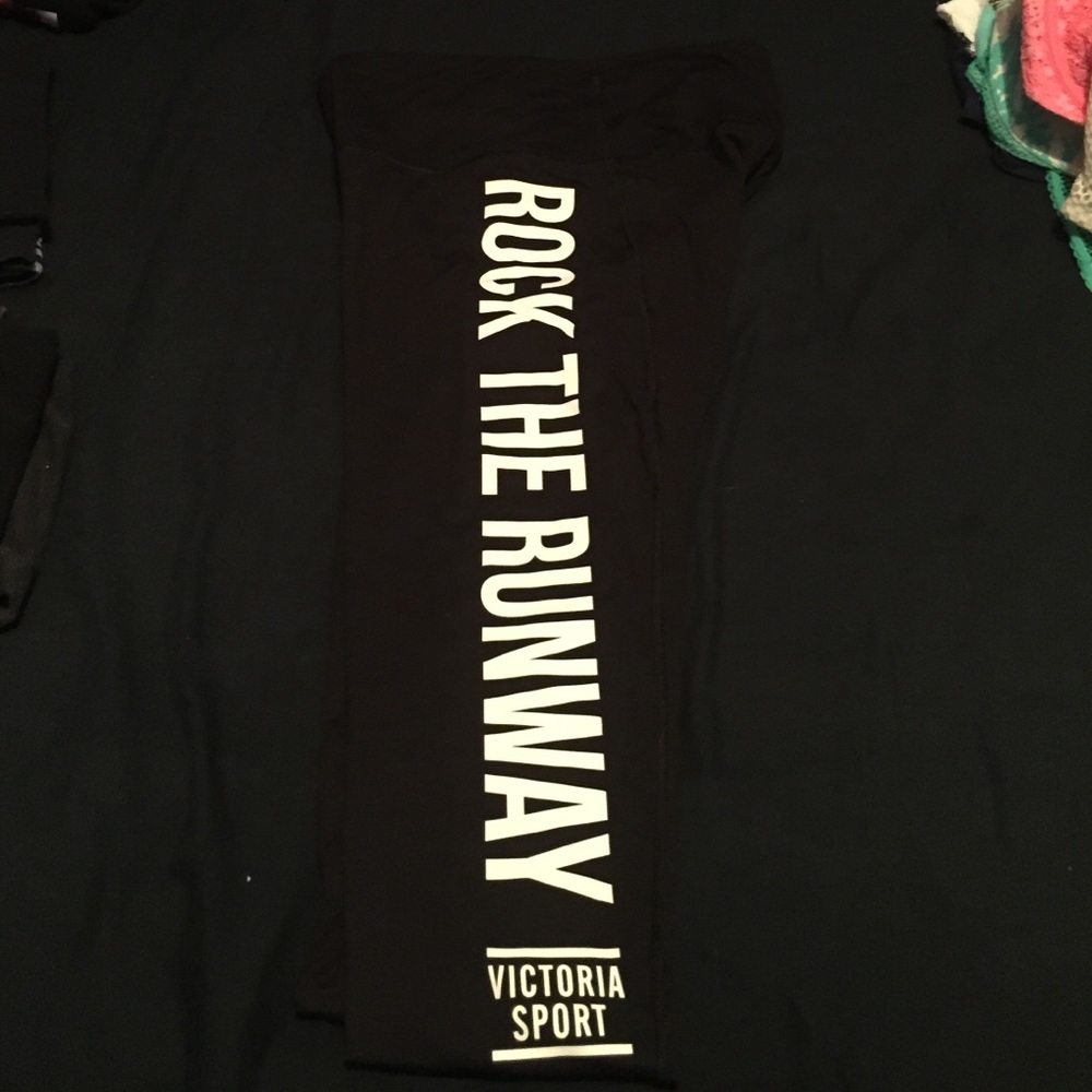 Large VS sport legging "ROCK THE RUNWAY"
