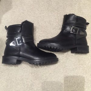 Zara leather boots w faux fur lining black sz6