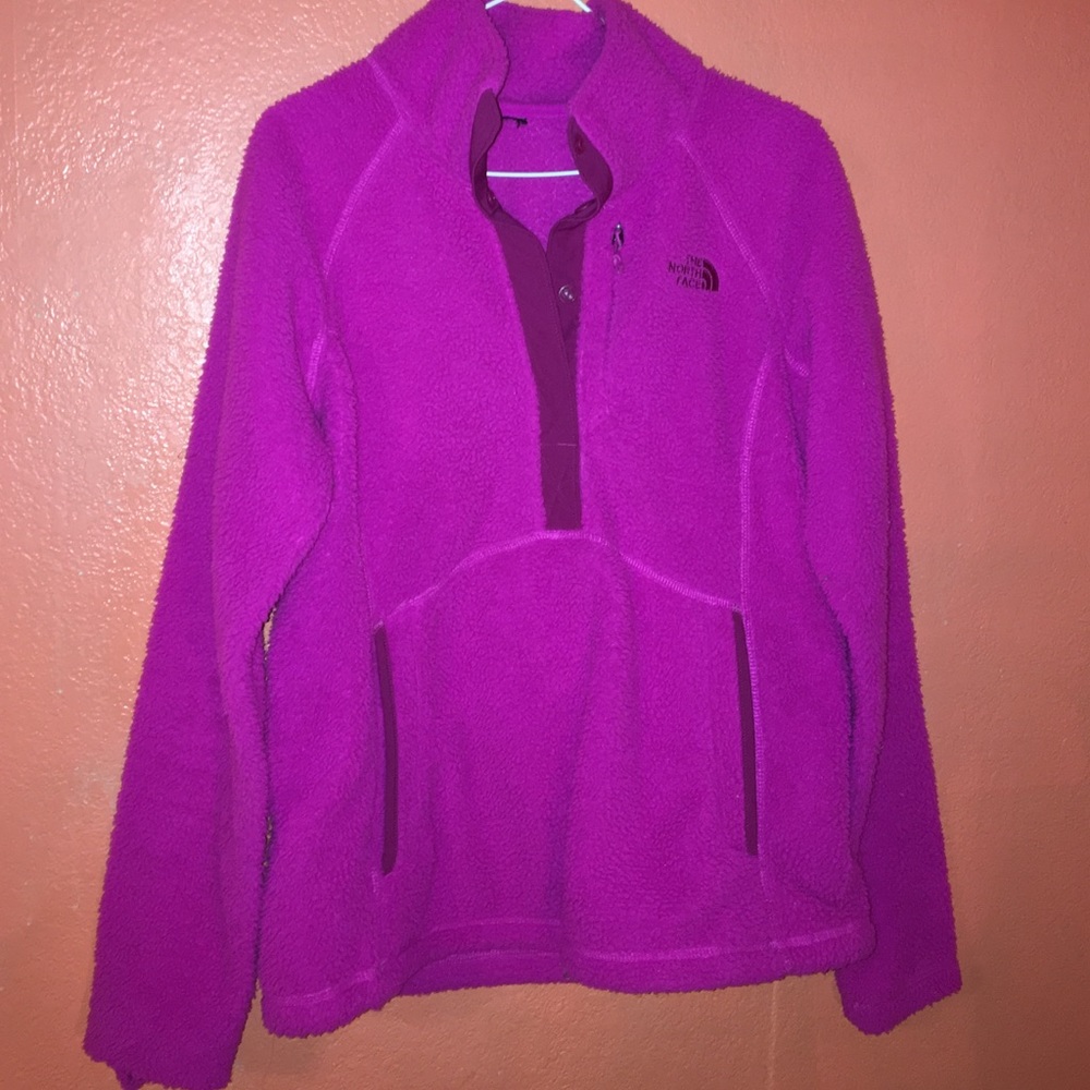 Soft and cozy North face jacket pull over