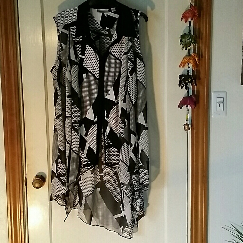 Asemetrical black white sheer shirt