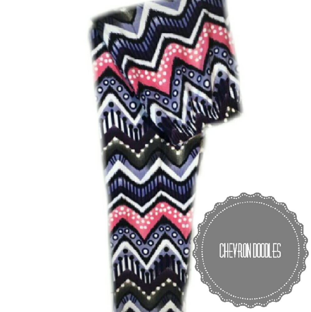 NEW Buttery Soft Chevron Leggings OS