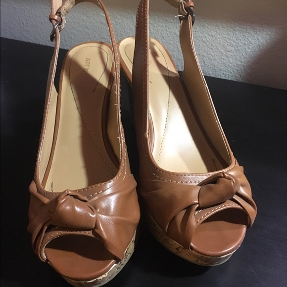 APT 9 TAN/BROWN WEDGES - Picture 2 of 3