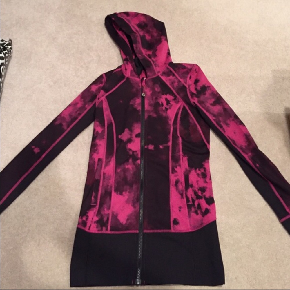 Lulu lemon size 4 daily training jacket