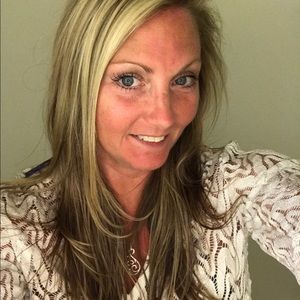 Meet your Posher, Elaina