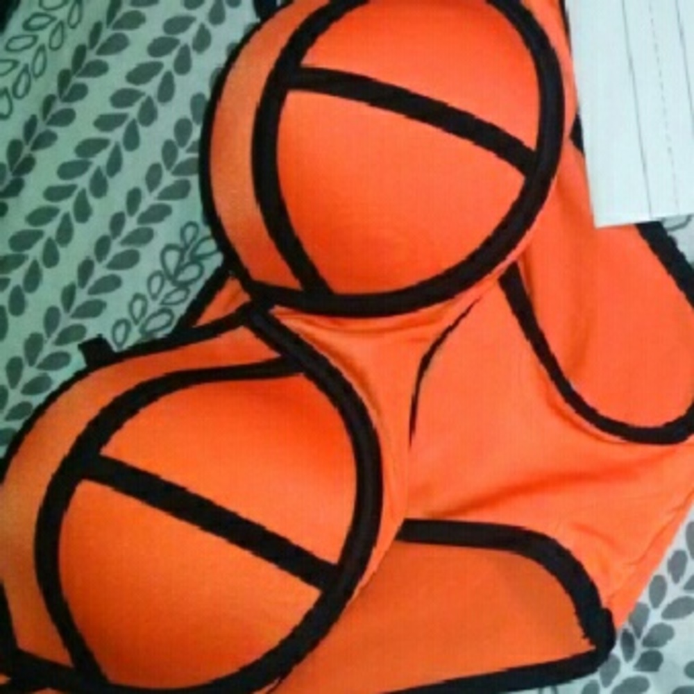 Size Medium - Picture 2 of 2