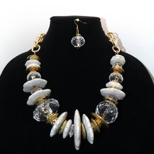 Creme & Gold Chunky Necklace Set