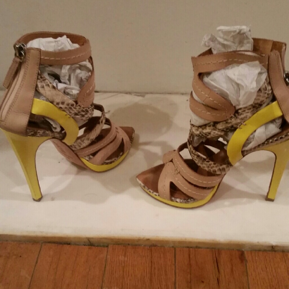 L.A.M.B Women's Heel