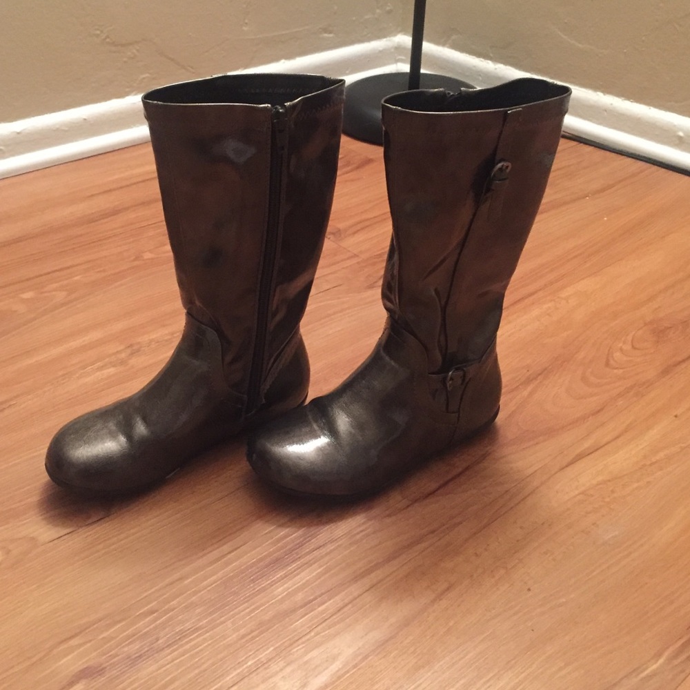 Girls boots