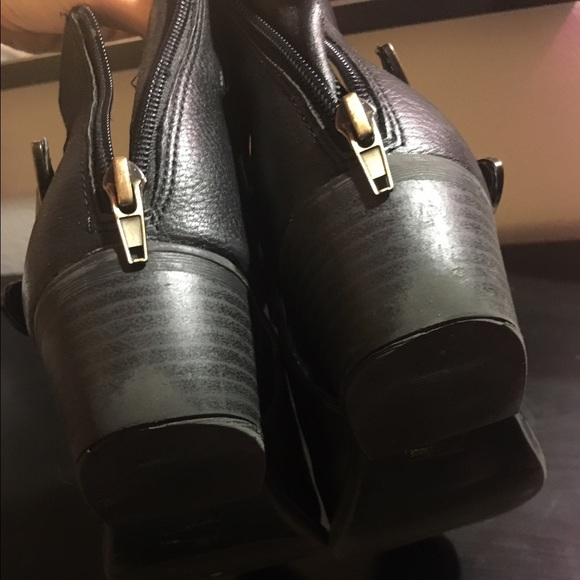 BLACK ANKLE BOOTS - Picture 3 of 4