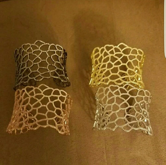 Spider Bangle - Picture 3 of 3