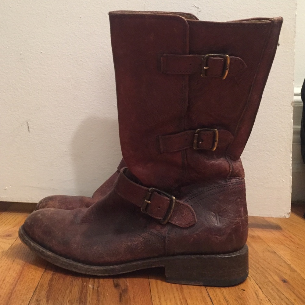 Gentley used FRYE boots