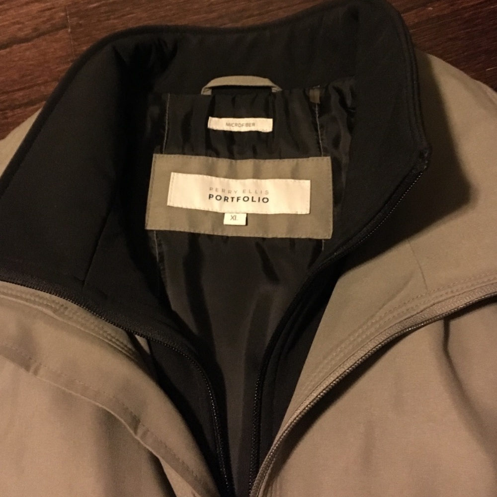 Perry Ellis Jacket - Picture 2 of 3
