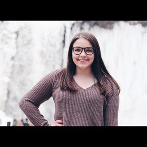 Meet your Posher, Abby