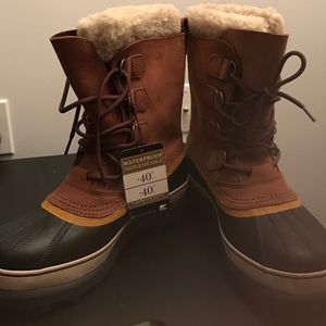 Cinnamon Caribou Sorel Winter Boots