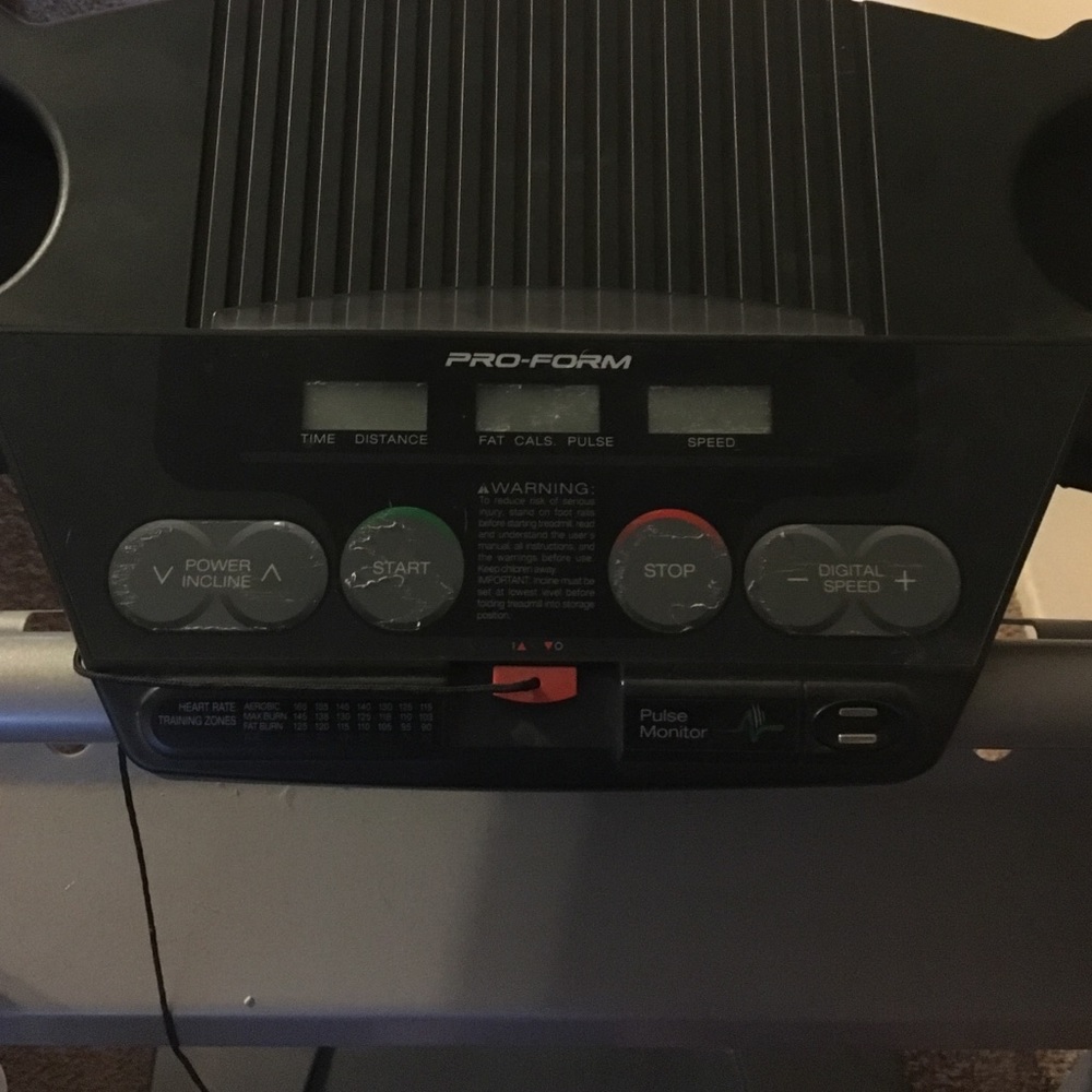 Treadmill - Picture 2 of 4