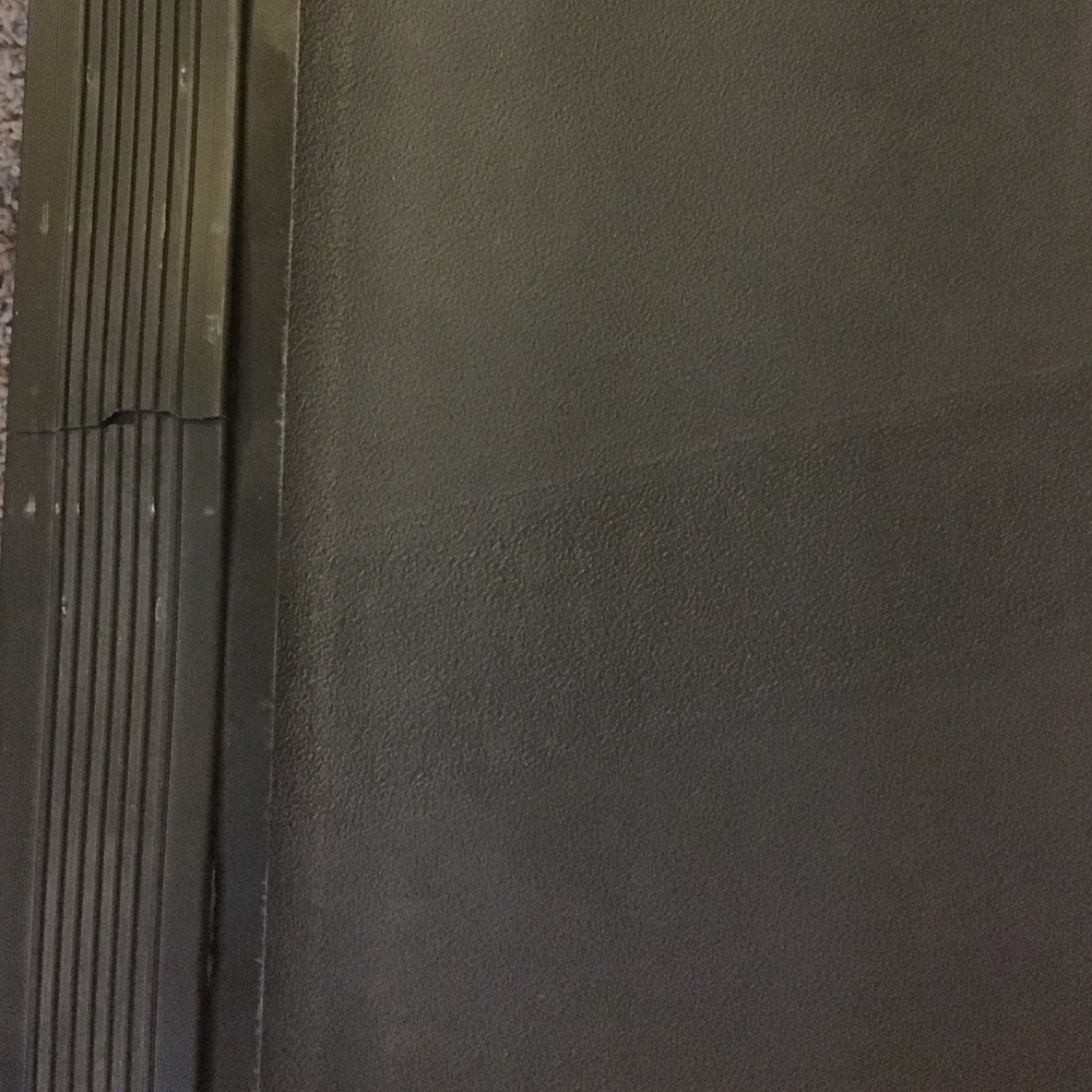 Treadmill - Picture 3 of 4