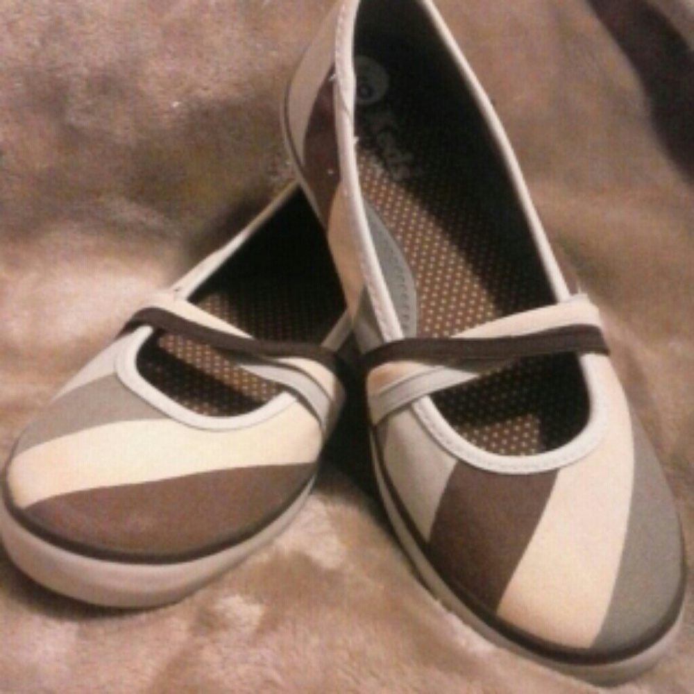 SIZE 6 Keds