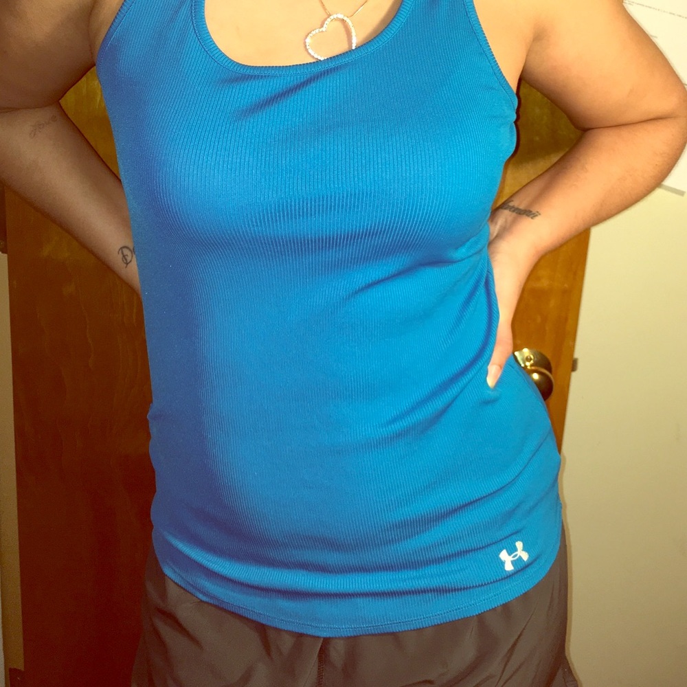 UNDER ARMOUR LARGE TANK TOP