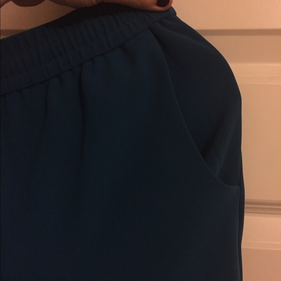 Cerulean Draw String Crops - Picture 3 of 4