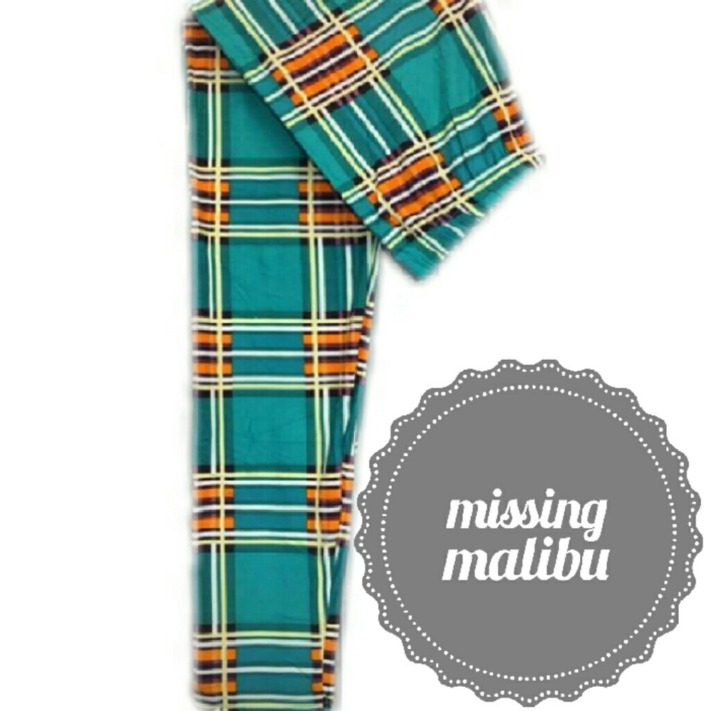 NEW Buttery Soft Plaid Leggings OS