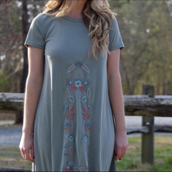 Olive embroidered dress - Picture 3 of 4